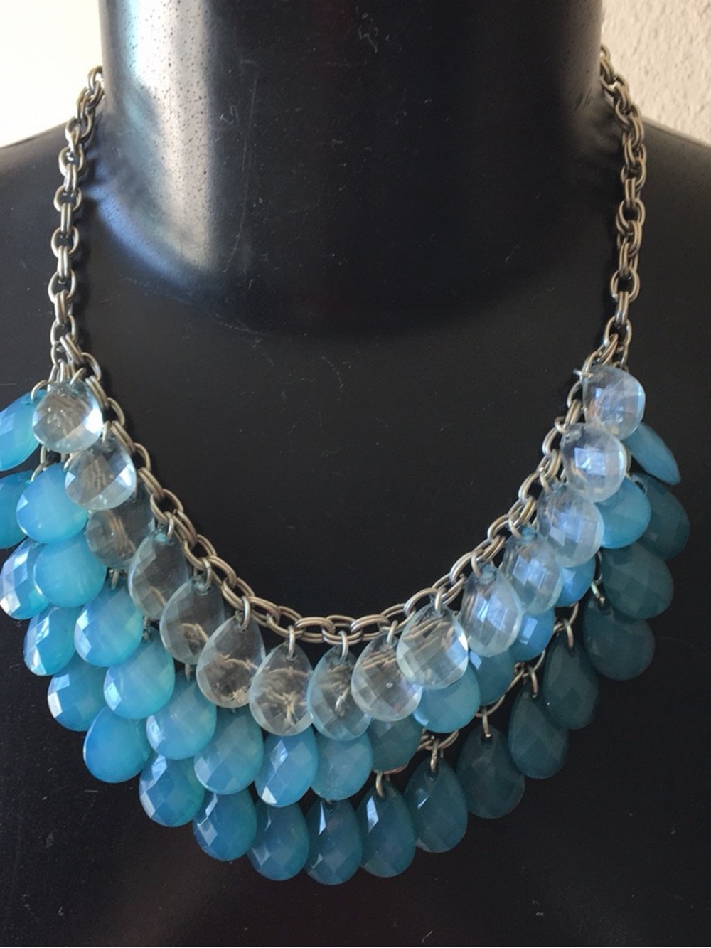 LUCITE MULTI-LAYERED FACETED TEARDROP NECKLACE